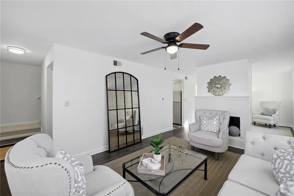 7750 Roswell Road Unit 1d, Atlanta, Georgia 30350, 3 Bedrooms Bedrooms, ,2 BathroomsBathrooms,Residential,Sold,7750 Roswell Road Unit 1d,7179175
