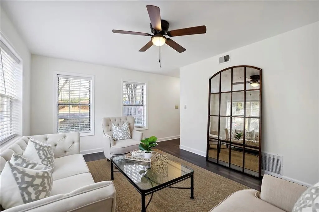 7750 Roswell Road Unit 1d, Atlanta, Georgia 30350, 3 Bedrooms Bedrooms, ,2 BathroomsBathrooms,Residential,Sold,7750 Roswell Road Unit 1d,7179175