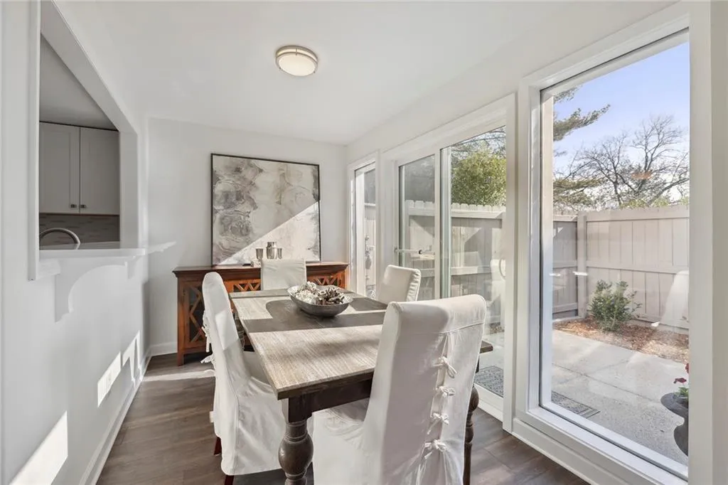 7750 Roswell Road Unit 1d, Atlanta, Georgia 30350, 3 Bedrooms Bedrooms, ,2 BathroomsBathrooms,Residential,Sold,7750 Roswell Road Unit 1d,7179175