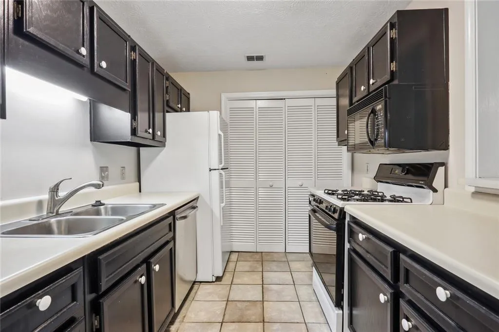 509 Gettysburg Place, Sandy Springs, Georgia 30350, 2 Bedrooms Bedrooms, ,2 BathroomsBathrooms,Residential,Sold,509 Gettysburg Place,7110807