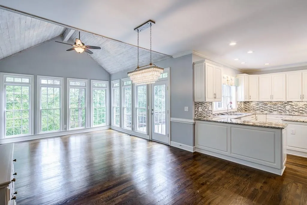440 Glenmont Court, Sandy Springs, Georgia 30350, 5 Bedrooms Bedrooms, ,4 BathroomsBathrooms,Residential,Sold,440 Glenmont Court,6070998