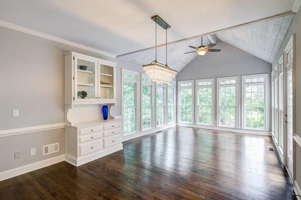 440 Glenmont Court, Sandy Springs, Georgia 30350, 5 Bedrooms Bedrooms, ,4 BathroomsBathrooms,Residential,Sold,440 Glenmont Court,6070998
