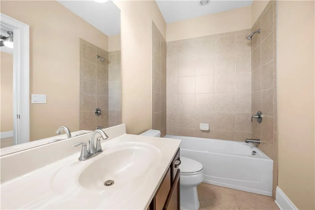 204 Alderwood Point, Atlanta, Georgia 30328, 3 Bedrooms Bedrooms, ,3 BathroomsBathrooms,Residential,Sold,204 Alderwood Point,7472622 204 Alderwood Point, Atlanta, Georgia 30328, 3 Bedrooms Bedrooms, ,3 BathroomsBathrooms,Residential,Sold,204 Alderwood Point,7472622