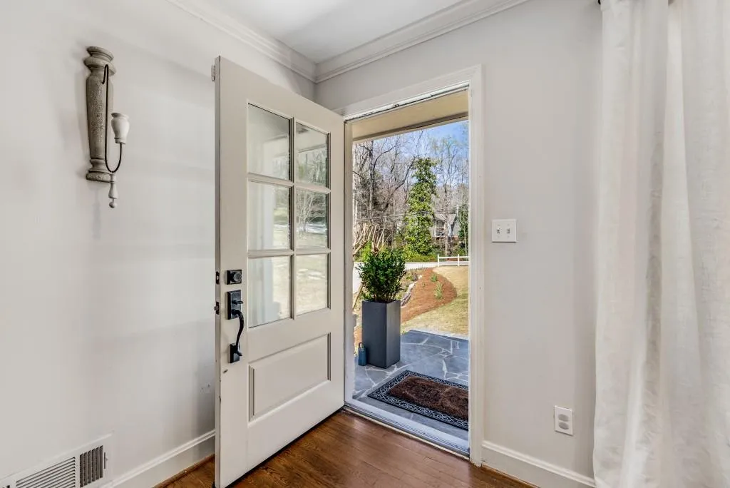 515 Highbrook Drive, Atlanta, Georgia 30342, 4 Bedrooms Bedrooms, ,2 BathroomsBathrooms,Residential,Sold,515 Highbrook Drive,7021253