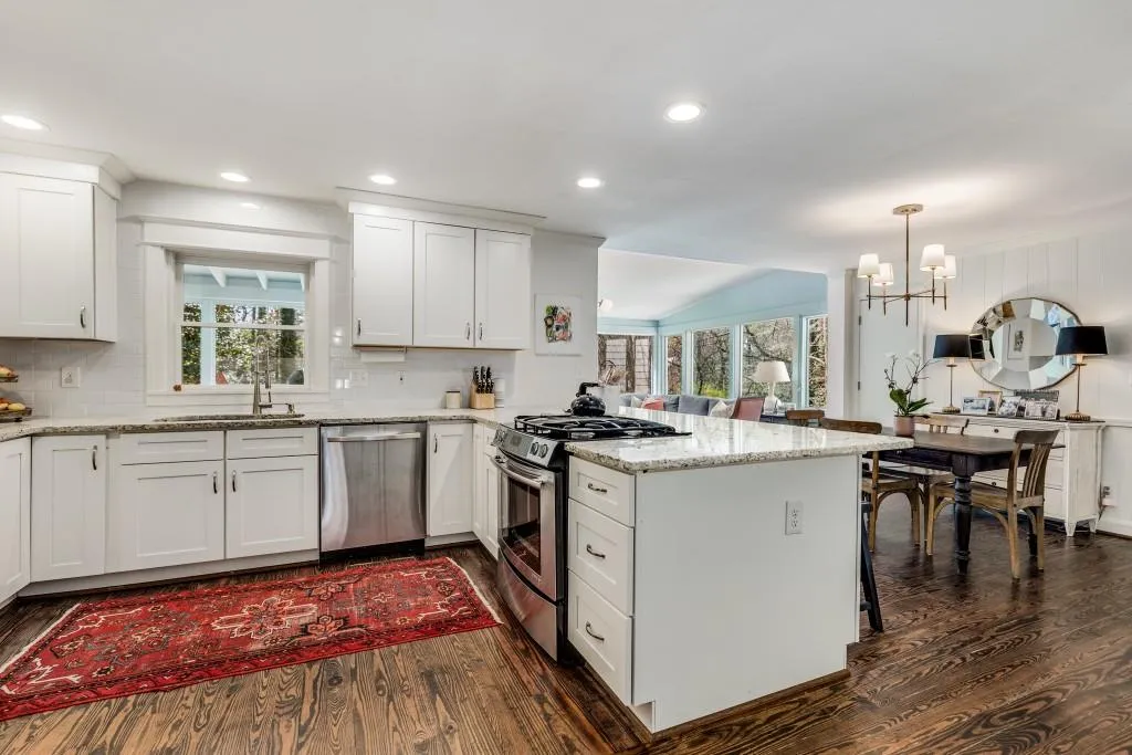 515 Highbrook Drive, Atlanta, Georgia 30342, 4 Bedrooms Bedrooms, ,2 BathroomsBathrooms,Residential,Sold,515 Highbrook Drive,7021253