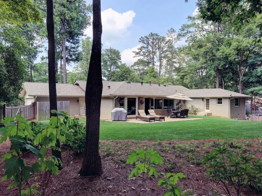 500 Riverside Parkway, Sandy Springs, Georgia 30328, 5 Bedrooms Bedrooms, ,4 BathroomsBathrooms,Residential,Sold,500 Riverside Parkway,5633092