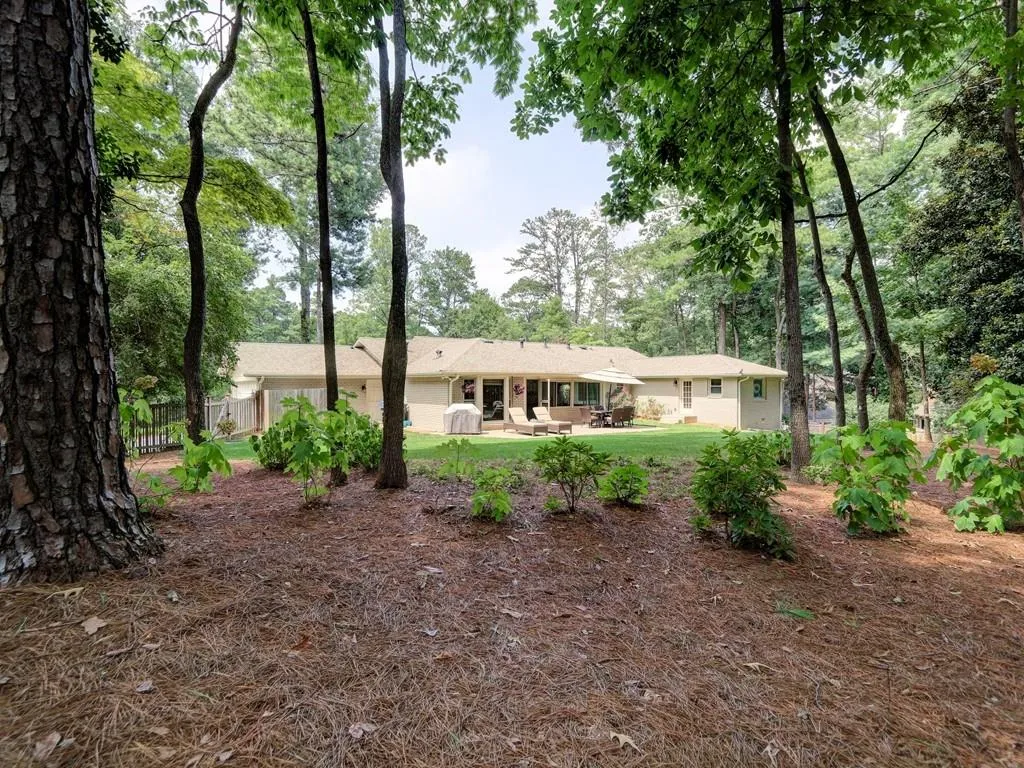 500 Riverside Parkway, Sandy Springs, Georgia 30328, 5 Bedrooms Bedrooms, ,4 BathroomsBathrooms,Residential,Sold,500 Riverside Parkway,5633092