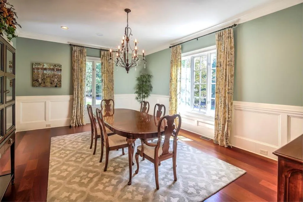 765 Crest Valley Drive, Atlanta, Georgia 30327, 5 Bedrooms Bedrooms, ,5 BathroomsBathrooms,Residential,Sold,765 Crest Valley Drive,5926912