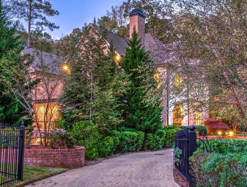 765 Crest Valley Drive, Atlanta, Georgia 30327, 5 Bedrooms Bedrooms, ,5 BathroomsBathrooms,Residential,Sold,765 Crest Valley Drive,5926912