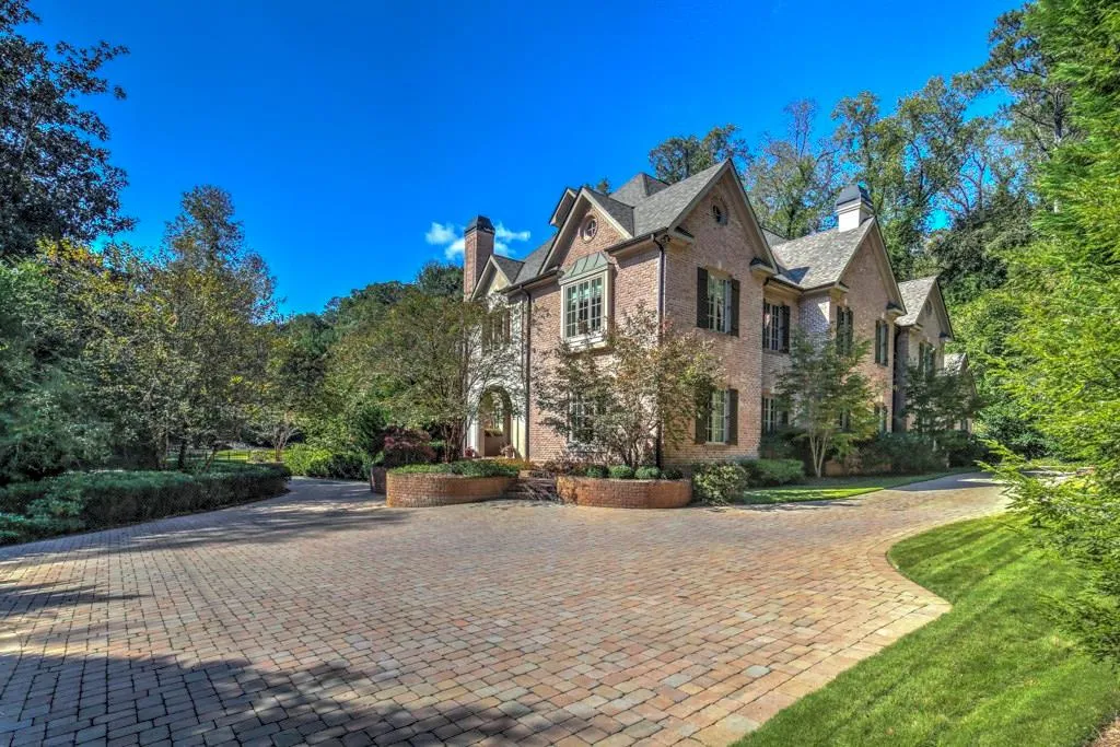 765 Crest Valley Drive, Atlanta, Georgia 30327, 5 Bedrooms Bedrooms, ,5 BathroomsBathrooms,Residential,Sold,765 Crest Valley Drive,5926912