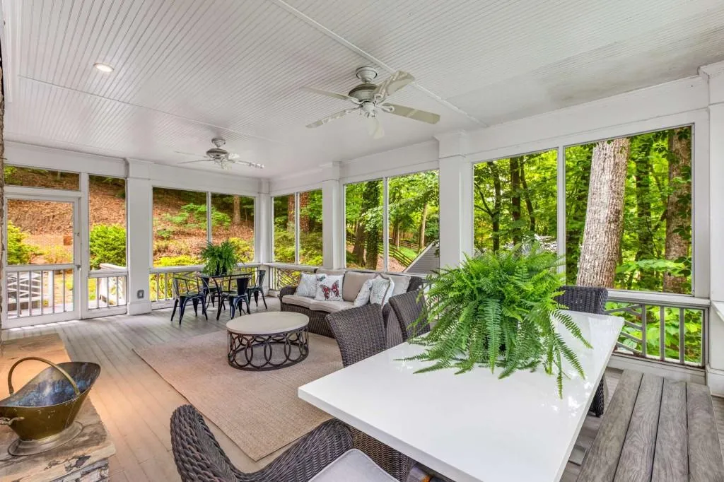 130 River Landing Ne, Sandy Springs, Georgia 30350, 5 Bedrooms Bedrooms, ,4 BathroomsBathrooms,Residential,Sold,130 River Landing Ne,7577155