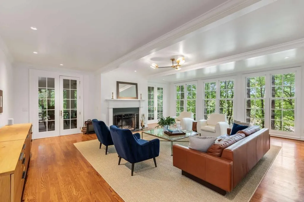 130 River Landing Ne, Sandy Springs, Georgia 30350, 5 Bedrooms Bedrooms, ,4 BathroomsBathrooms,Residential,Sold,130 River Landing Ne,7577155