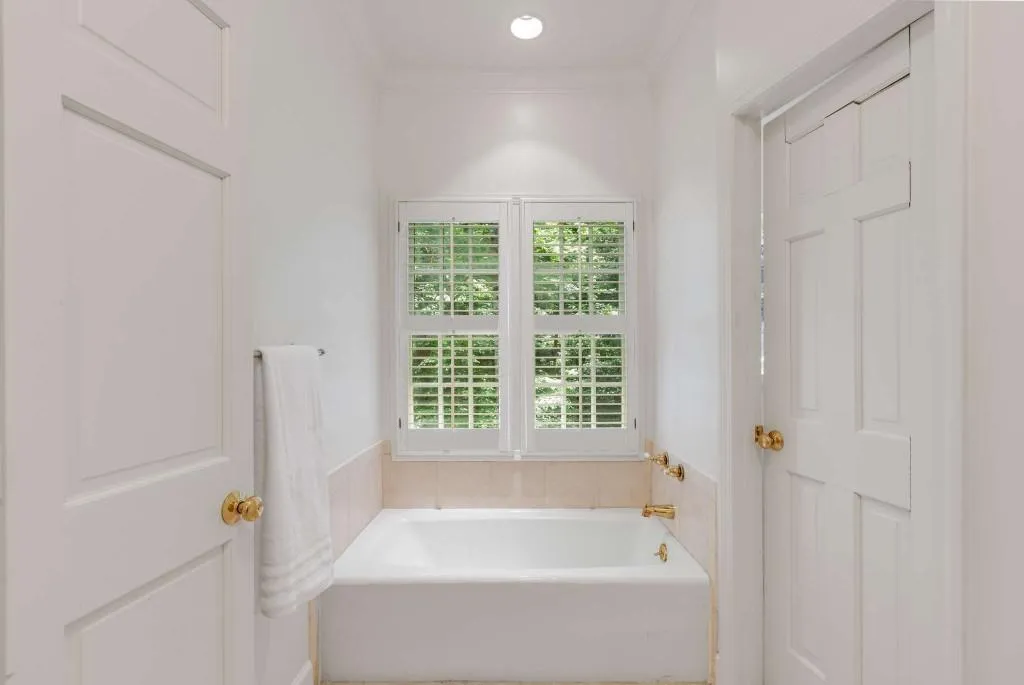 130 River Landing Ne, Sandy Springs, Georgia 30350, 5 Bedrooms Bedrooms, ,4 BathroomsBathrooms,Residential,Sold,130 River Landing Ne,7577155