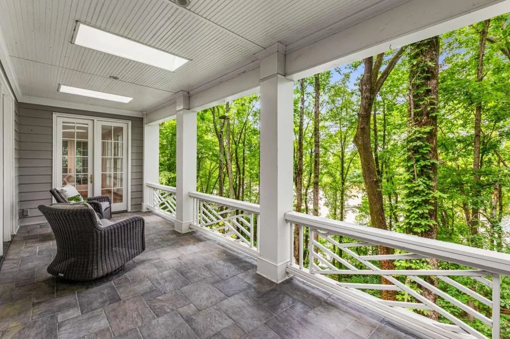 130 River Landing Ne, Sandy Springs, Georgia 30350, 5 Bedrooms Bedrooms, ,4 BathroomsBathrooms,Residential,Sold,130 River Landing Ne,7577155