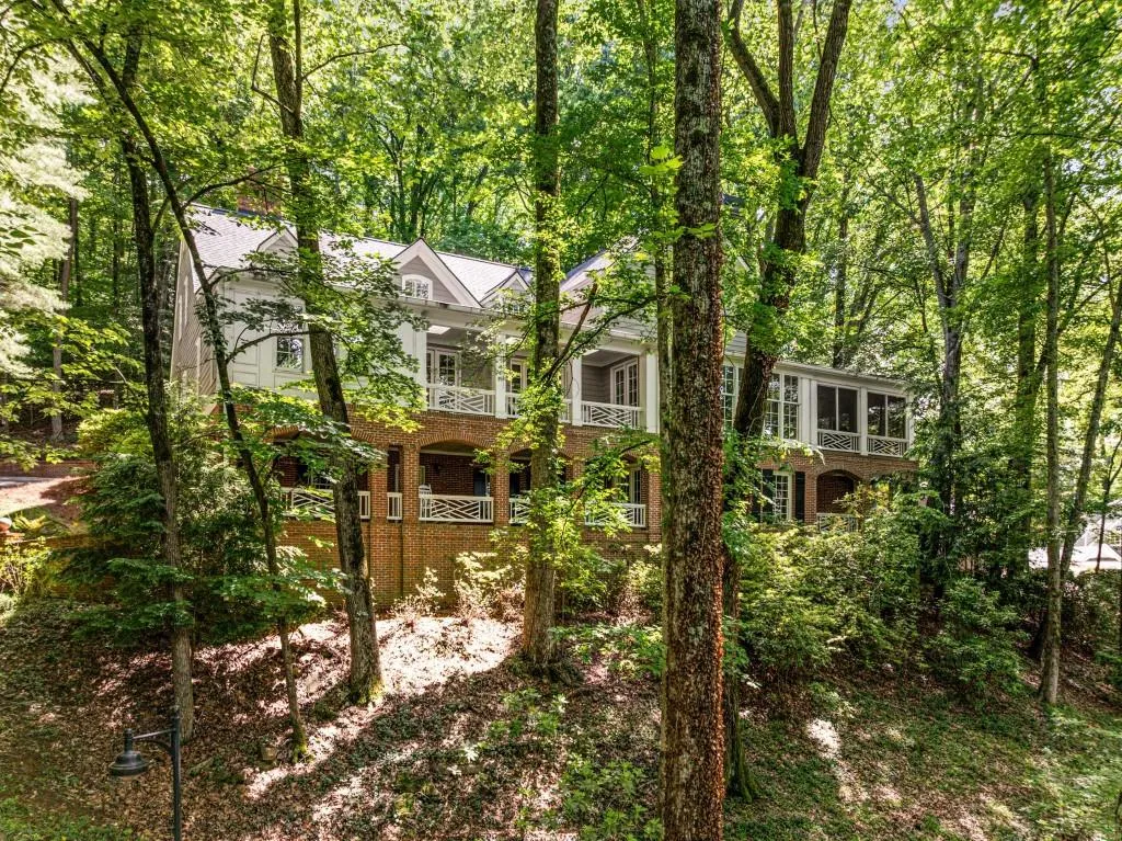 130 River Landing Ne, Sandy Springs, Georgia 30350, 5 Bedrooms Bedrooms, ,4 BathroomsBathrooms,Residential,Sold,130 River Landing Ne,7577155