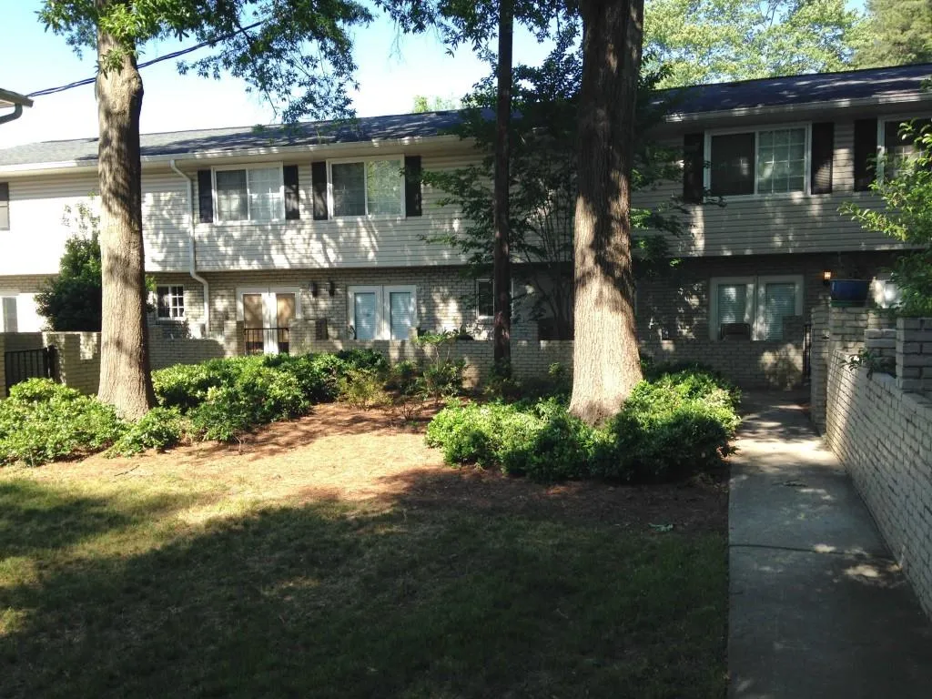 6940 Roswell Road Unit 20 E, Sandy Springs, Georgia 30328, 2 Bedrooms Bedrooms, ,1 BathroomBathrooms,Residential,Sold,6940 Roswell Road Unit 20 E,5864639