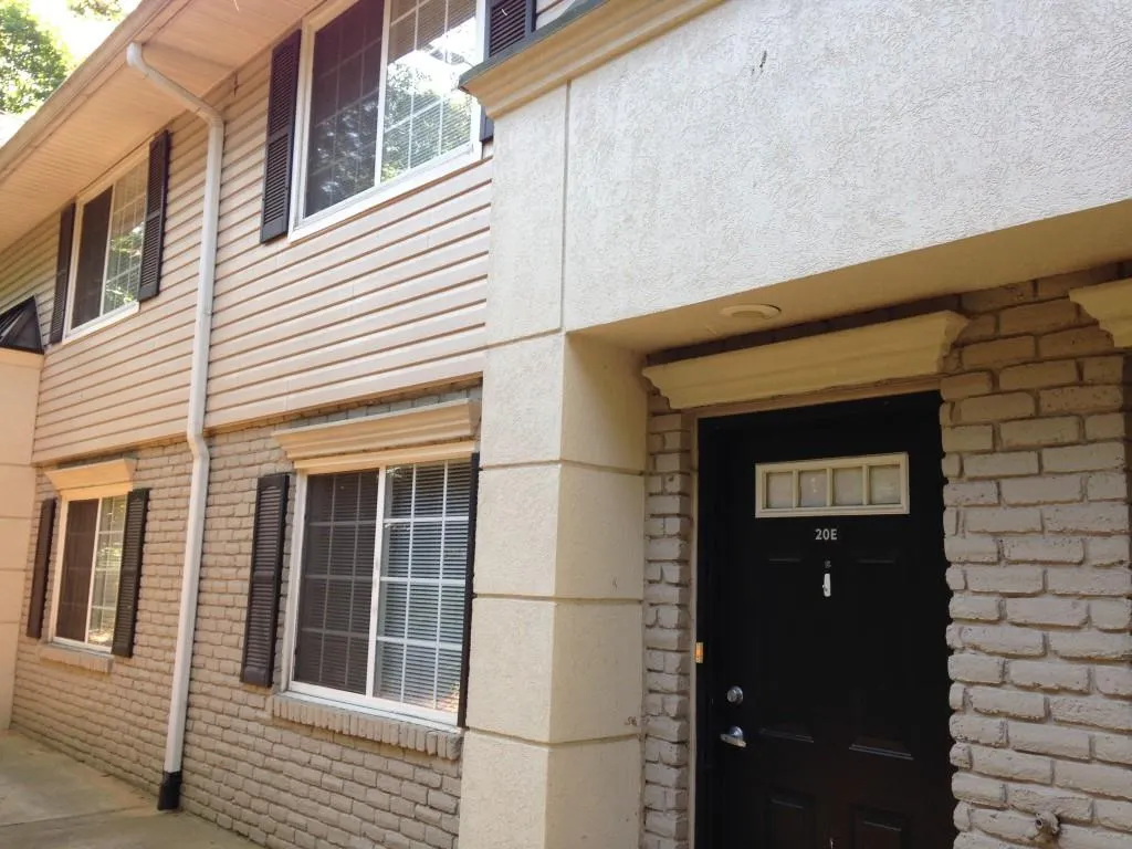 6940 Roswell Road Unit 20 E, Sandy Springs, Georgia 30328, 2 Bedrooms Bedrooms, ,1 BathroomBathrooms,Residential,Sold,6940 Roswell Road Unit 20 E,5864639