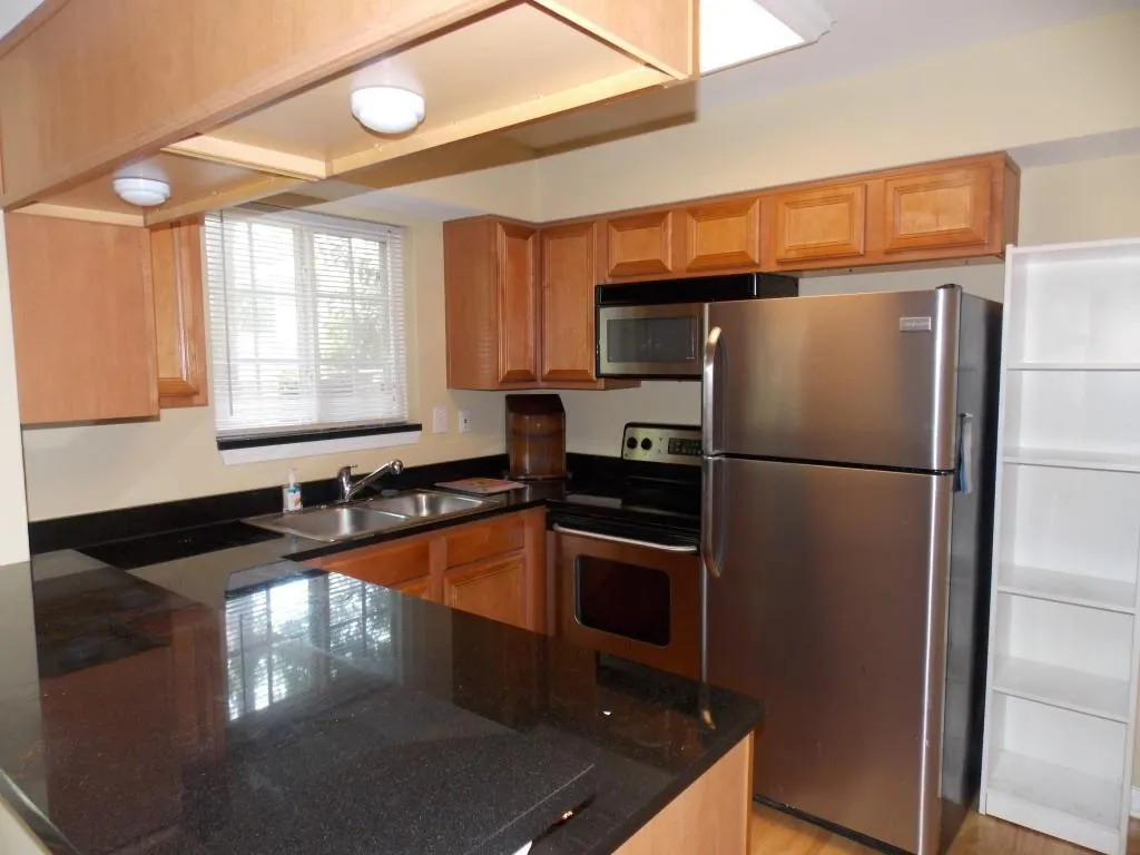 6940 Roswell Road Unit 20 E, Sandy Springs, Georgia 30328, 2 Bedrooms Bedrooms, ,1 BathroomBathrooms,Residential,Sold,6940 Roswell Road Unit 20 E,5864639