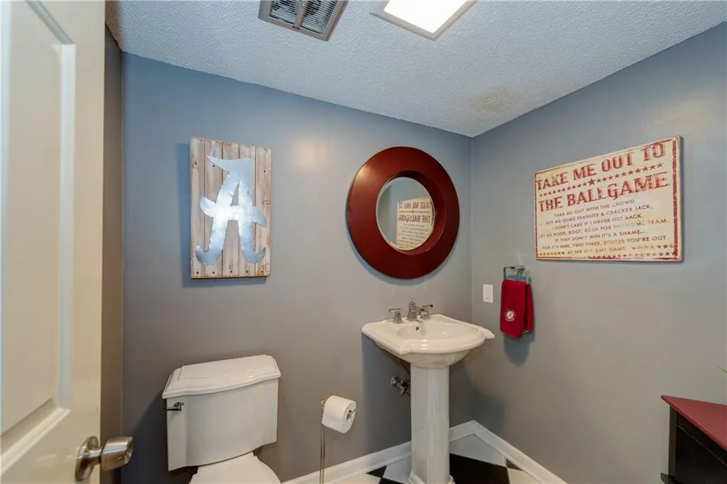 322 The Chace, Sandy Springs, Georgia 30328, 3 Bedrooms Bedrooms, ,2 BathroomsBathrooms,Residential,Sold,322 The Chace,5896119