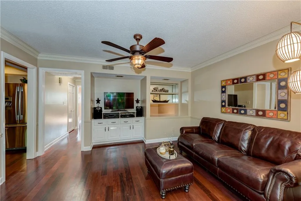 322 The Chace, Sandy Springs, Georgia 30328, 3 Bedrooms Bedrooms, ,2 BathroomsBathrooms,Residential,Sold,322 The Chace,5896119