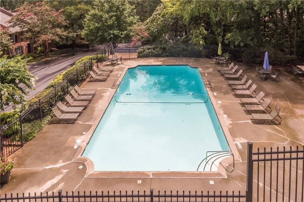 322 The Chace, Sandy Springs, Georgia 30328, 3 Bedrooms Bedrooms, ,2 BathroomsBathrooms,Residential,Sold,322 The Chace,5896119