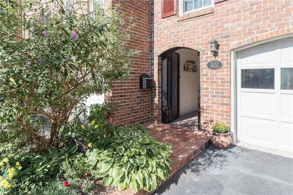 322 The Chace, Sandy Springs, Georgia 30328, 3 Bedrooms Bedrooms, ,2 BathroomsBathrooms,Residential,Sold,322 The Chace,5896119