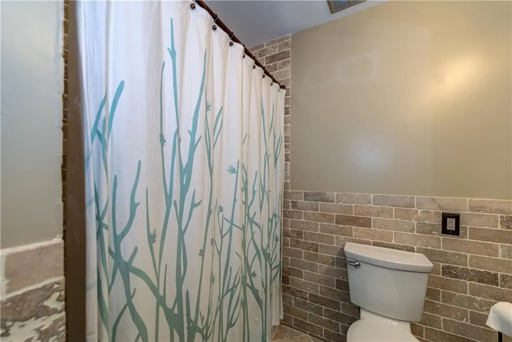 322 The Chace, Sandy Springs, Georgia 30328, 3 Bedrooms Bedrooms, ,2 BathroomsBathrooms,Residential,Sold,322 The Chace,5896119