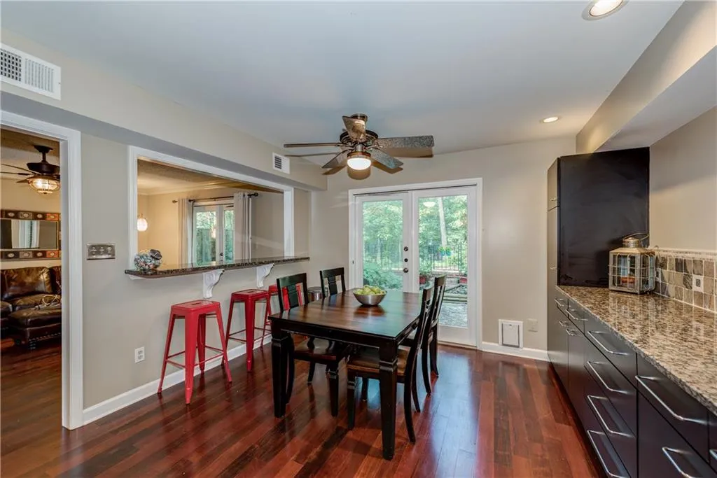 322 The Chace, Sandy Springs, Georgia 30328, 3 Bedrooms Bedrooms, ,2 BathroomsBathrooms,Residential,Sold,322 The Chace,5896119