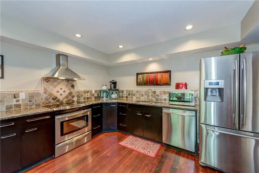 322 The Chace, Sandy Springs, Georgia 30328, 3 Bedrooms Bedrooms, ,2 BathroomsBathrooms,Residential,Sold,322 The Chace,5896119