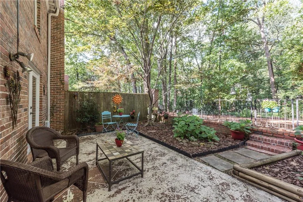 322 The Chace, Sandy Springs, Georgia 30328, 3 Bedrooms Bedrooms, ,2 BathroomsBathrooms,Residential,Sold,322 The Chace,5896119