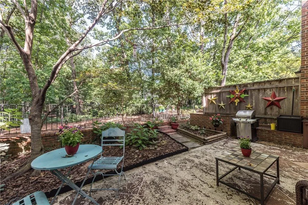 322 The Chace, Sandy Springs, Georgia 30328, 3 Bedrooms Bedrooms, ,2 BathroomsBathrooms,Residential,Sold,322 The Chace,5896119