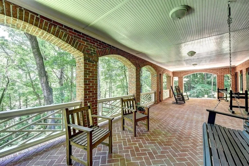 130 River Landing, Sandy Springs, Georgia 30350, 5 Bedrooms Bedrooms, ,4 BathroomsBathrooms,Residential,Sold,130 River Landing,6562223
