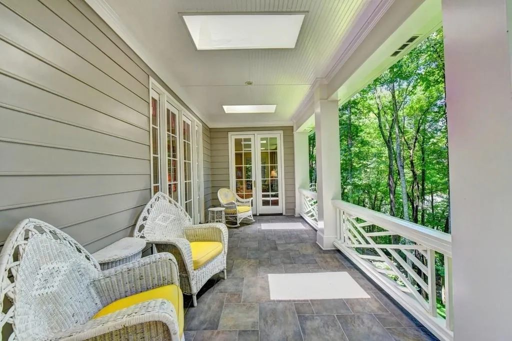 130 River Landing, Sandy Springs, Georgia 30350, 5 Bedrooms Bedrooms, ,4 BathroomsBathrooms,Residential,Sold,130 River Landing,6562223