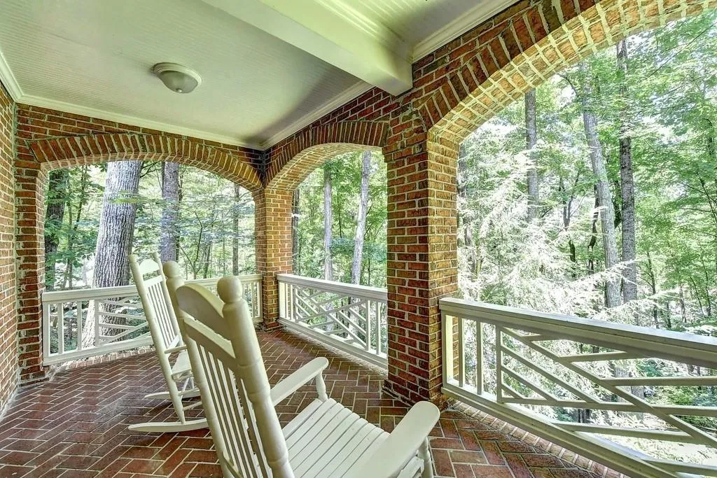 130 River Landing, Sandy Springs, Georgia 30350, 5 Bedrooms Bedrooms, ,4 BathroomsBathrooms,Residential,Sold,130 River Landing,6562223