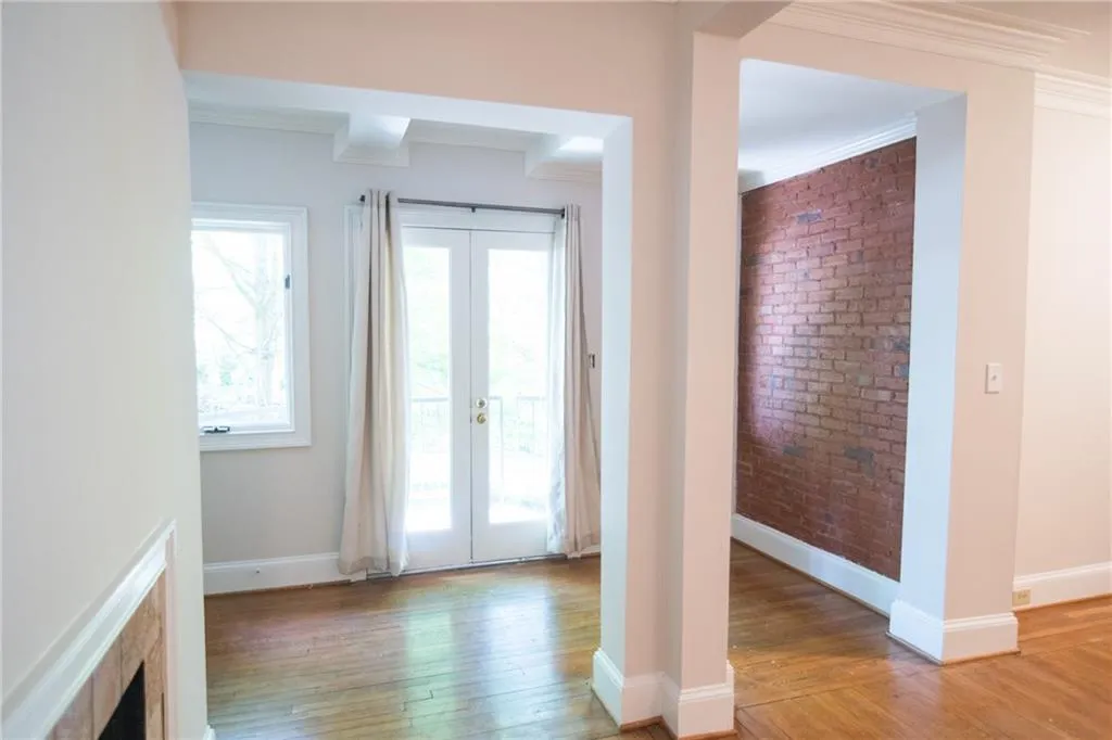 2840 Peachtree Road Nw Unit 302, Atlanta, Georgia 30305, 2 Bedrooms Bedrooms, ,2 BathroomsBathrooms,Residential,Sold,2840 Peachtree Road Nw Unit 302,5684175