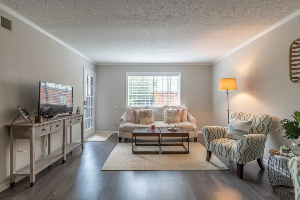 6851 Roswell Road Unit E-1, Sandy Springs, Georgia 30328, 3 Bedrooms Bedrooms, ,2 BathroomsBathrooms,Residential,Sold,6851 Roswell Road Unit E-1,6769954