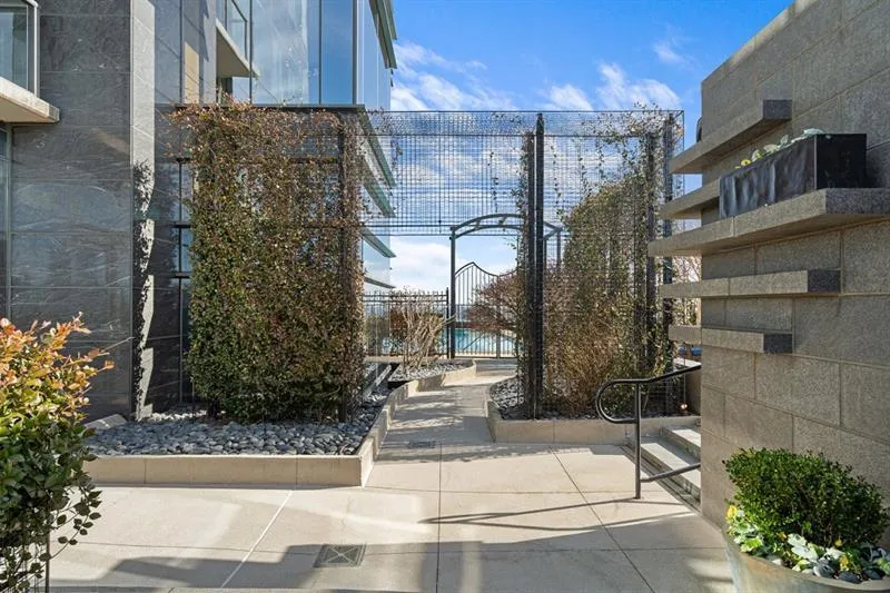 3630 Peachtree Road Ne Unit 1909, Atlanta, Georgia 30326, 1 Bedroom Bedrooms, ,1 BathroomBathrooms,Residential,For Sale,3630 Peachtree Road Ne Unit 1909,7625265