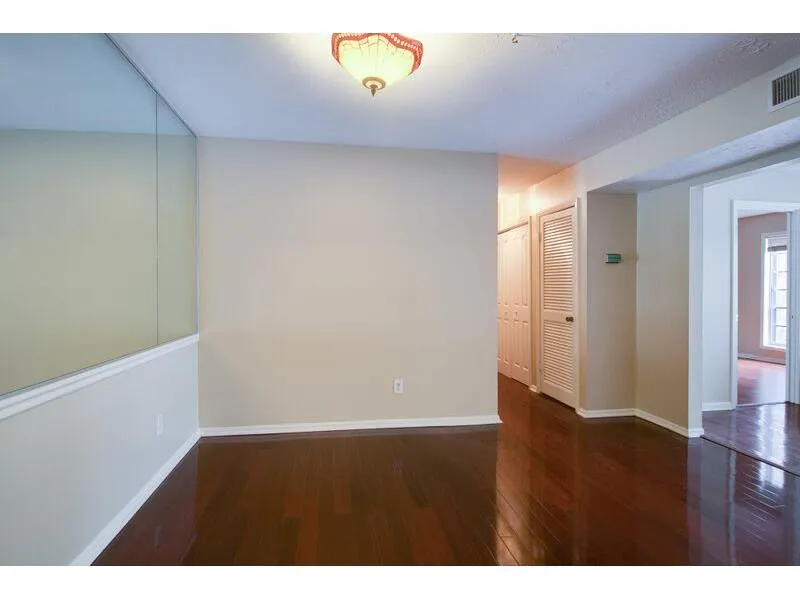 6851 Roswell Road Unit D31, Atlanta, Georgia 30328, 2 Bedrooms Bedrooms, ,2 BathroomsBathrooms,Residential,Sold,6851 Roswell Road Unit D31,5590260