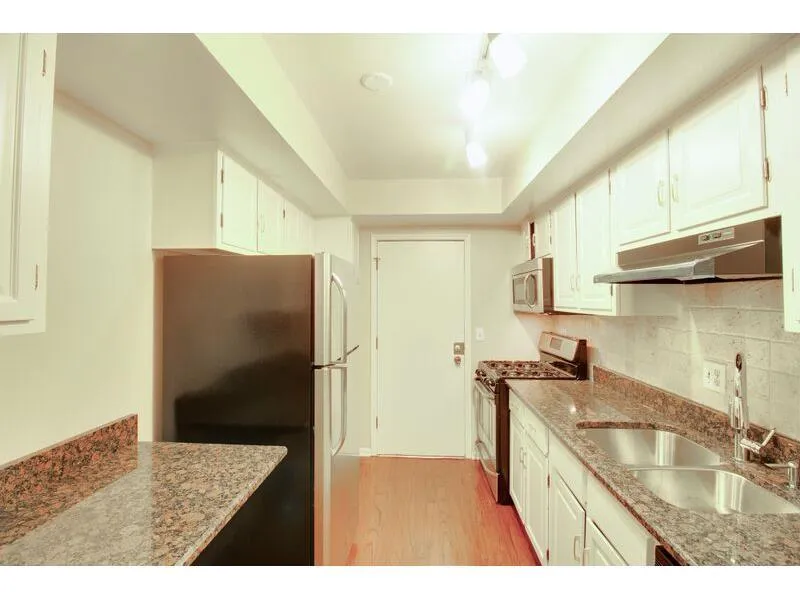 6851 Roswell Road Unit D31, Atlanta, Georgia 30328, 2 Bedrooms Bedrooms, ,2 BathroomsBathrooms,Residential,Sold,6851 Roswell Road Unit D31,5590260