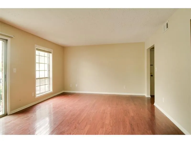 6851 Roswell Road Unit D31, Atlanta, Georgia 30328, 2 Bedrooms Bedrooms, ,2 BathroomsBathrooms,Residential,Sold,6851 Roswell Road Unit D31,5590260