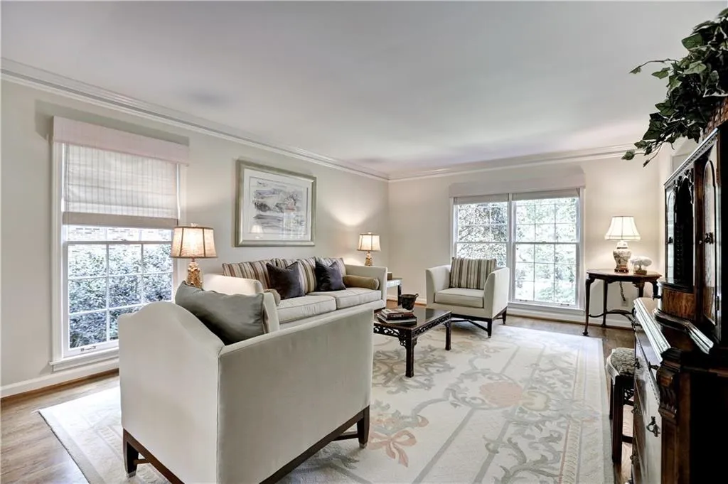 4775 Longchamps Drive, Sandy Springs, Georgia 30319, 4 Bedrooms Bedrooms, ,2 BathroomsBathrooms,Residential,Sold,4775 Longchamps Drive,5729412