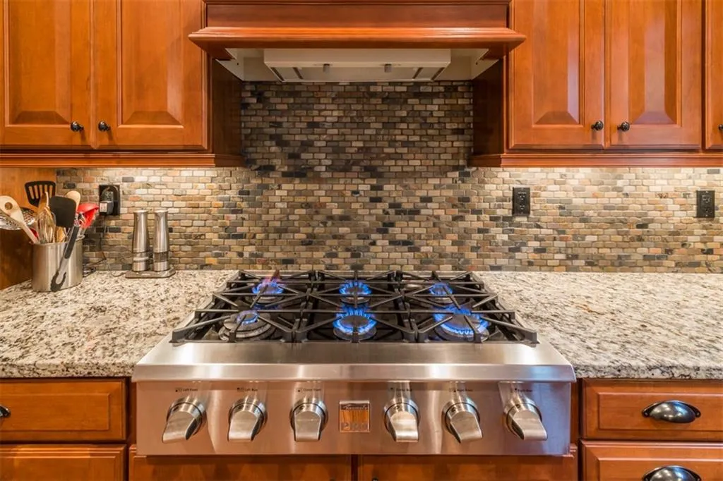 370 Mystic Ridge Lane Unit 370, Sandy Springs, Georgia 30342, 4 Bedrooms Bedrooms, ,3 BathroomsBathrooms,Residential,Sold,370 Mystic Ridge Lane Unit 370,5685970
