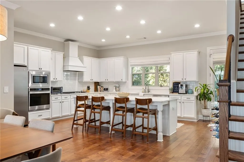 2504 Skyland Drive Ne Unit 18, Brookhaven, Georgia 30319, 4 Bedrooms Bedrooms, ,3 BathroomsBathrooms,Residential,For Sale,2504 Skyland Drive Ne Unit 18,7668817