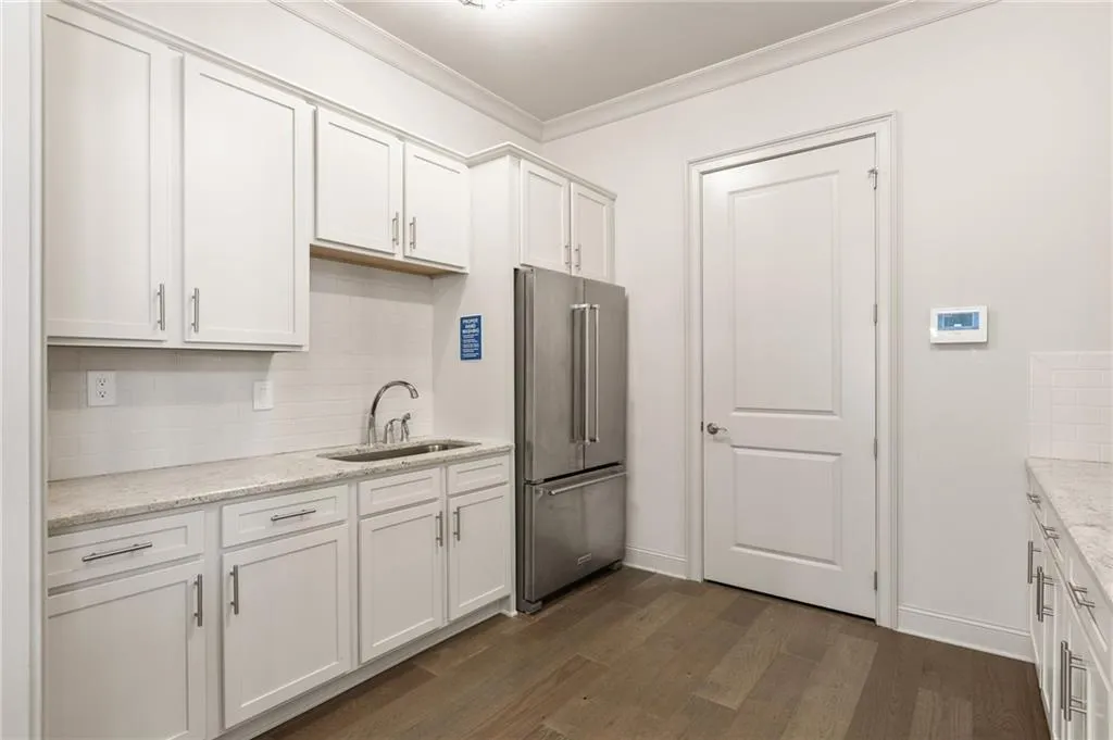 2504 Skyland Drive Ne Unit 18, Brookhaven, Georgia 30319, 4 Bedrooms Bedrooms, ,3 BathroomsBathrooms,Residential,For Sale,2504 Skyland Drive Ne Unit 18,7668817