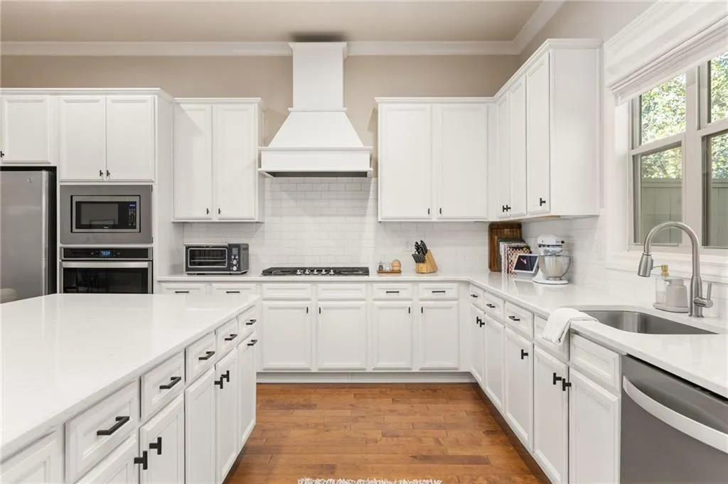 2504 Skyland Drive Ne Unit 18, Brookhaven, Georgia 30319, 4 Bedrooms Bedrooms, ,3 BathroomsBathrooms,Residential,For Sale,2504 Skyland Drive Ne Unit 18,7668817