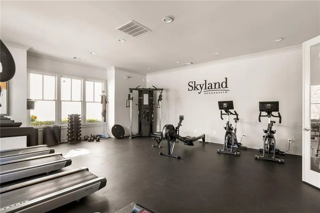 2504 Skyland Drive Ne Unit 18, Brookhaven, Georgia 30319, 4 Bedrooms Bedrooms, ,3 BathroomsBathrooms,Residential,For Sale,2504 Skyland Drive Ne Unit 18,7668817