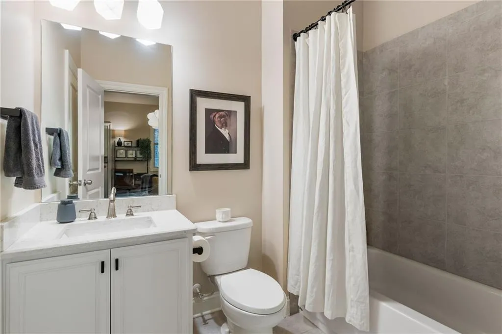 2504 Skyland Drive Ne Unit 18, Brookhaven, Georgia 30319, 4 Bedrooms Bedrooms, ,3 BathroomsBathrooms,Residential,For Sale,2504 Skyland Drive Ne Unit 18,7668817