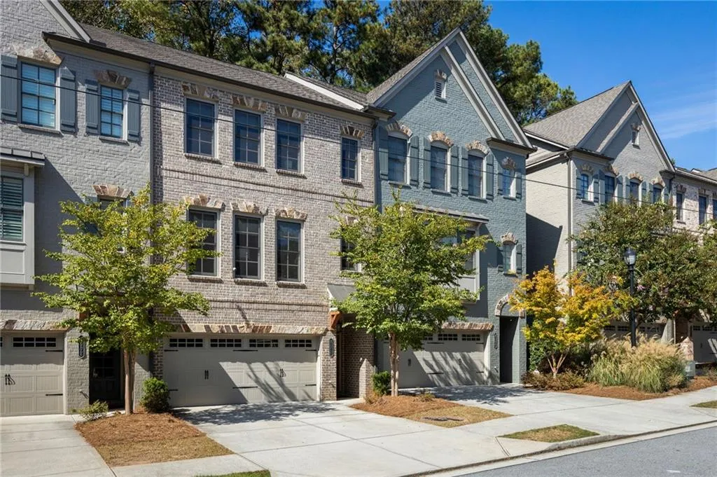 2504 Skyland Drive Ne Unit 18, Brookhaven, Georgia 30319, 4 Bedrooms Bedrooms, ,3 BathroomsBathrooms,Residential,For Sale,2504 Skyland Drive Ne Unit 18,7668817