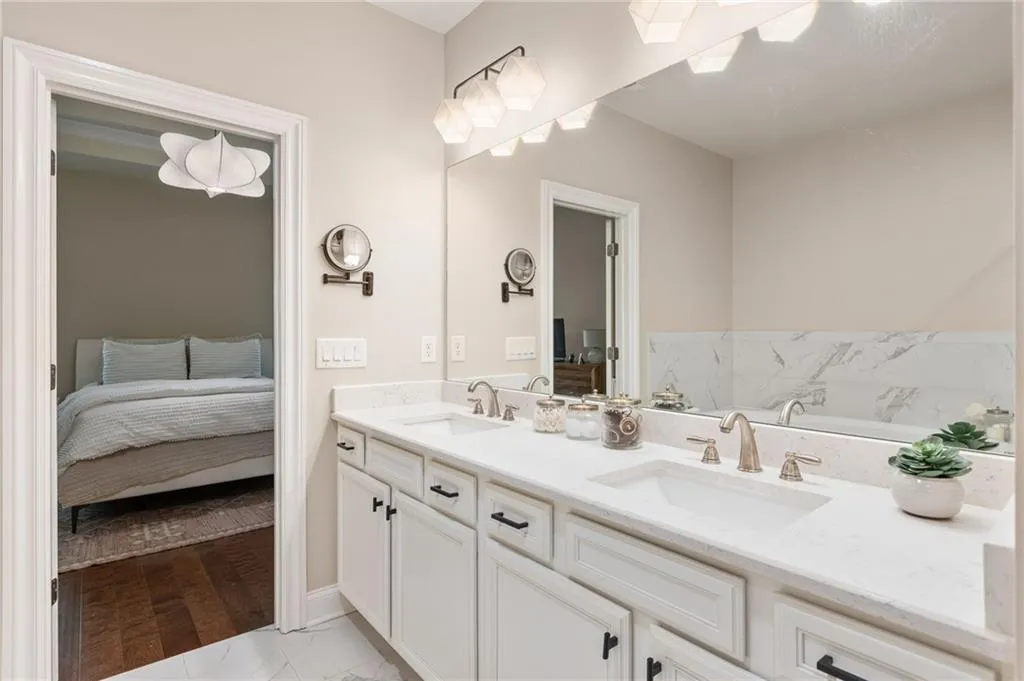 2504 Skyland Drive Ne Unit 18, Brookhaven, Georgia 30319, 4 Bedrooms Bedrooms, ,3 BathroomsBathrooms,Residential,For Sale,2504 Skyland Drive Ne Unit 18,7668817