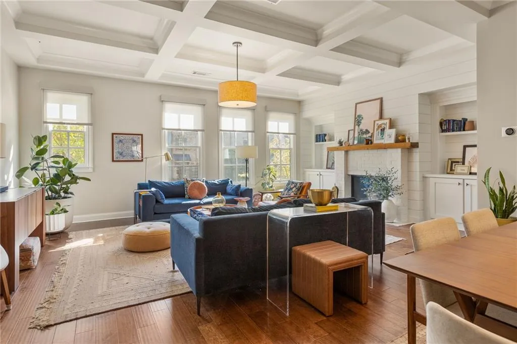 2504 Skyland Drive Ne Unit 18, Brookhaven, Georgia 30319, 4 Bedrooms Bedrooms, ,3 BathroomsBathrooms,Residential,For Sale,2504 Skyland Drive Ne Unit 18,7668817